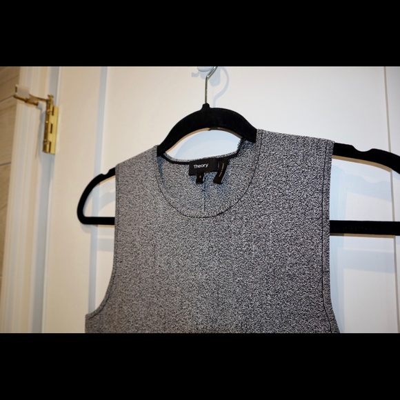 Theory Classic Peplum Top Size S - Picture 4 of 6